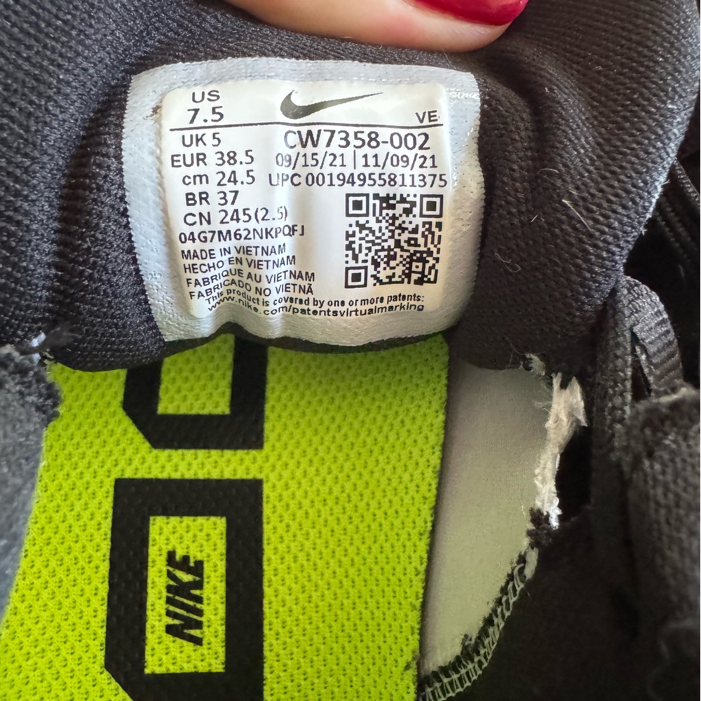 Nike Women’s Black Air Zoom Pegasus 38 - Picture 7 of 7